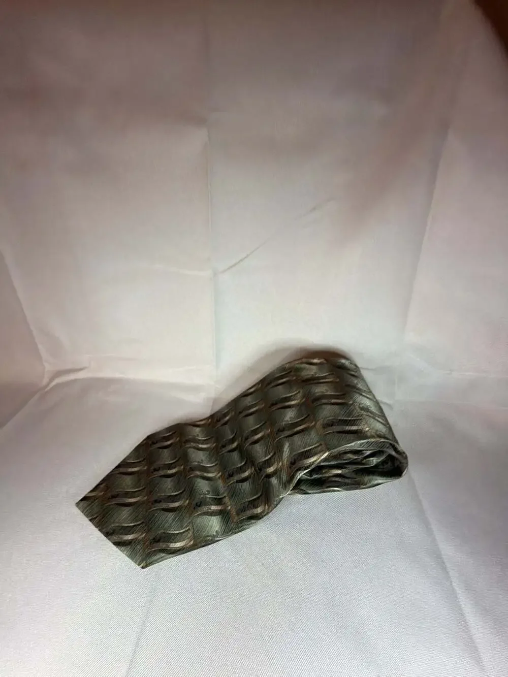 David Taylor Men's Geometric Patterned Necktie with Stain Resistant Protector